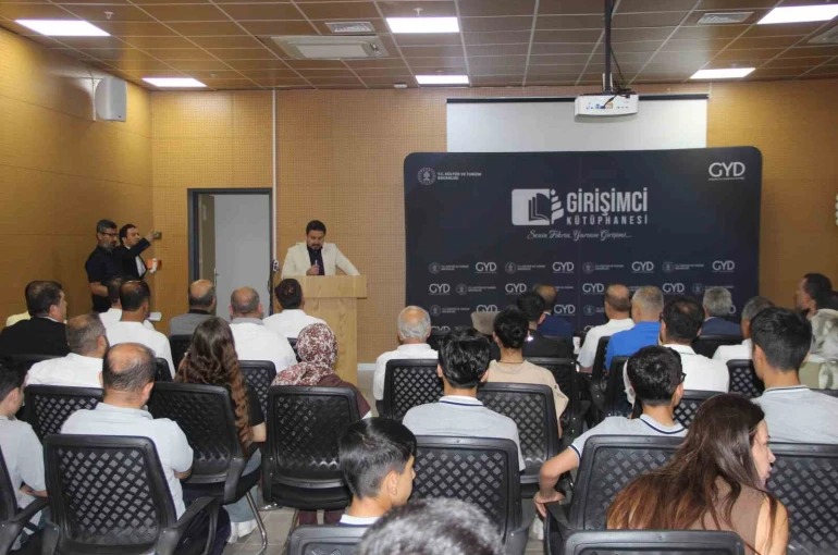Cizre’de "Girişimci Kütüphanesi" programı düzenlendi 
