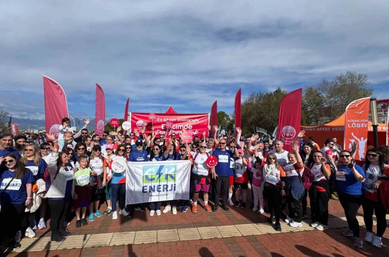 CK gönüllülerinden TEV bursiyerlerine destek 