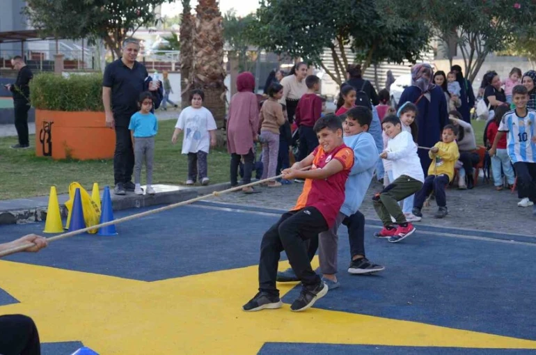 Çocuk Hakları Günü Tarsus’ta 3 farklı noktada coşkuyla kutlandı