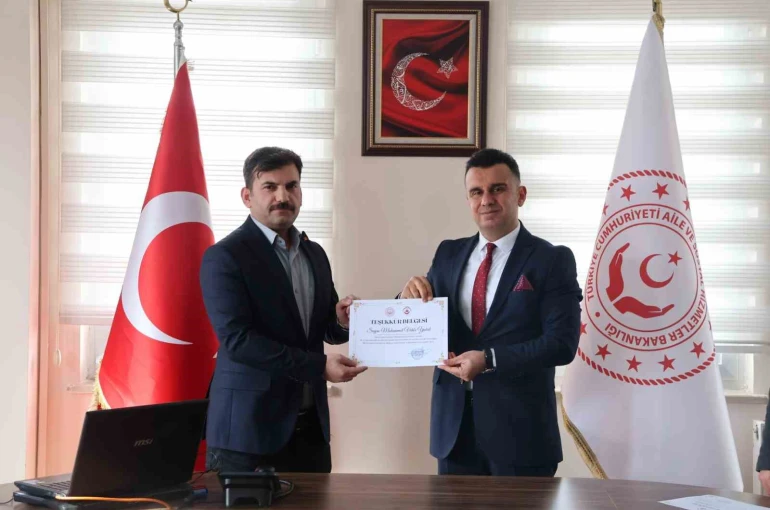 Çocuk hakları komitesi üyelerine dijital okuryazarlık ve akran zorbalığı ile mücadele eğitimi