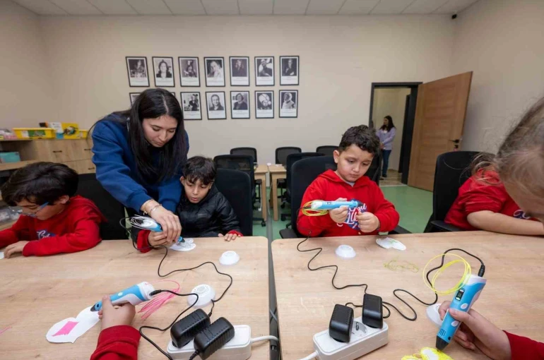 Çocuk kampüsünde çocuklar hem eğleniyor, hem de öğreniyor 