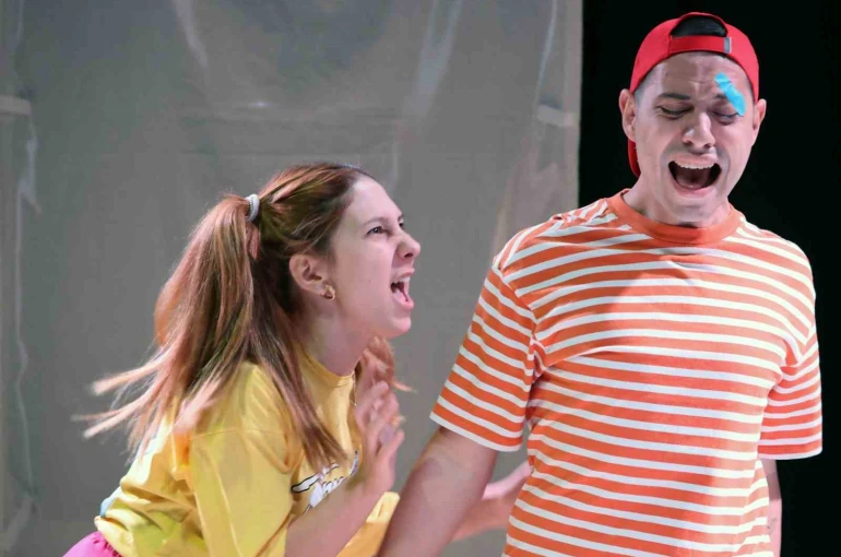 ‘Çocuk Parkı Yaraları’ Menteşe’de tiyatro severlerle buluştu 