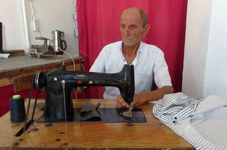 Çocuk yaşta eline aldığı iğne ipliği 60 yıldır bırakmadı
