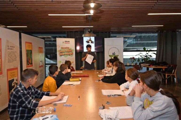 Çocuklar Osmangazi’de sanat dolu günler yaşıyor 