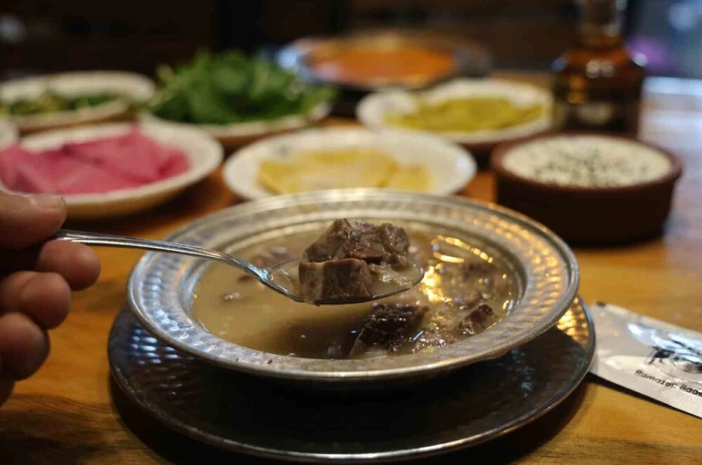 Çocukların dahi tükettiği kış çorbaları: "Kelle ve arabaşı" 