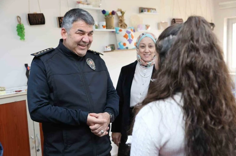 Çocukların dünyasına dokundular 