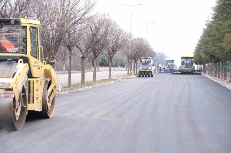 Çorum OSB’ye bin 700 ton asfalt serildi 