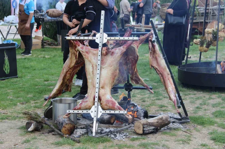 Çorum’da gastronomi şöleni hem damaklara hem gözlere hitap etti 