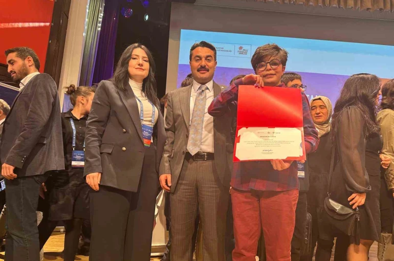 CÜ Vakfı Okulları öğrencisi bölge 3’üncüsü oldu