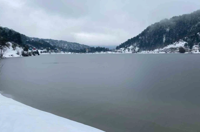 Çubuk gölü buz tuttu 