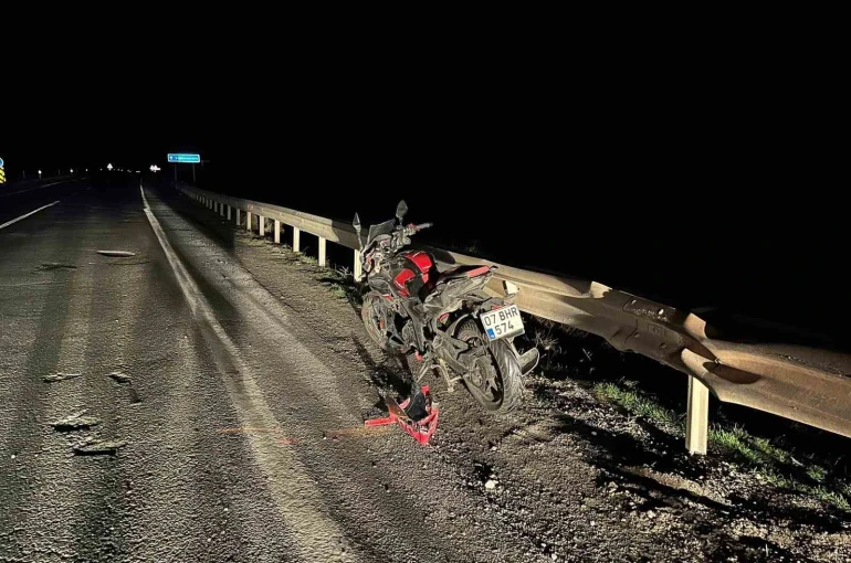 Çukura düşen motosikletin sürücüsü yaralandı 