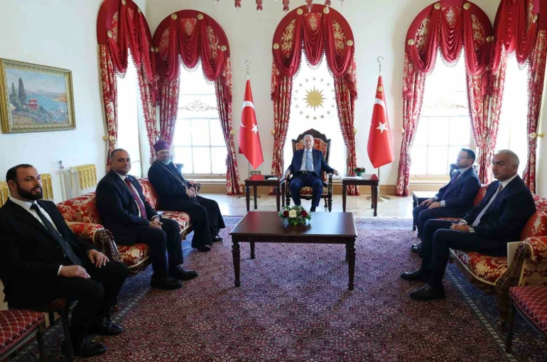 Cumhurbaşkanı Erdğan, Türkiye Ermenileri Patriği Sahak Maşalyan’ı kabul etti