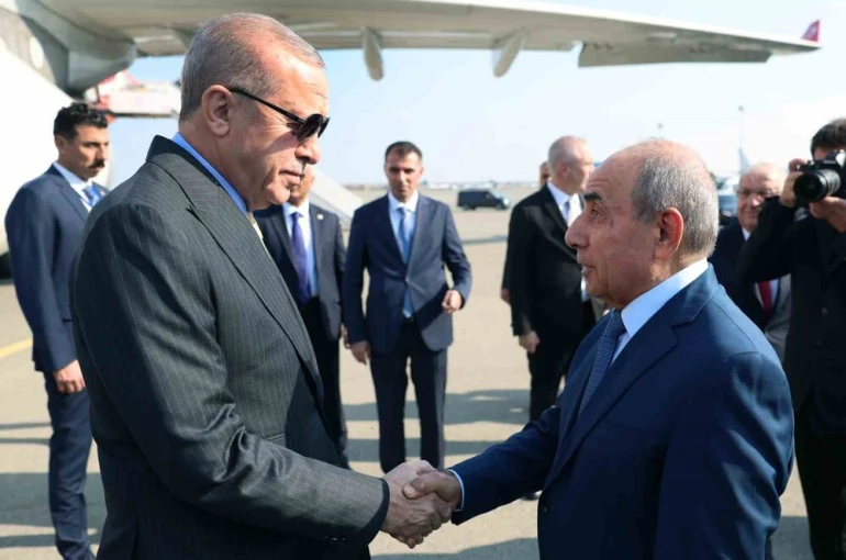 Cumhurbaşkanı Erdoğan, 8 Kasım Zafer Günü kutlamalarına katılmak üzere Azerbaycan’da