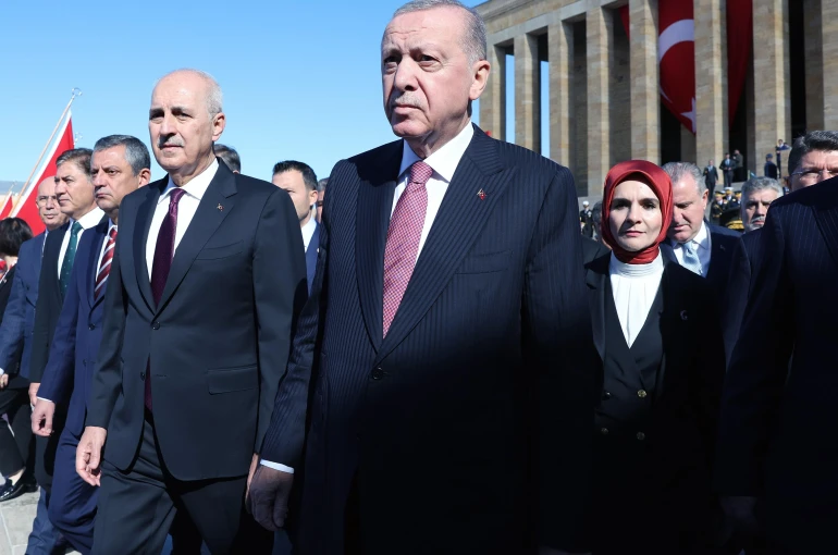 Cumhurbaşkanı Erdoğan başkanlığındaki devlet erkanı Anıtkabir’i ziyaret etti