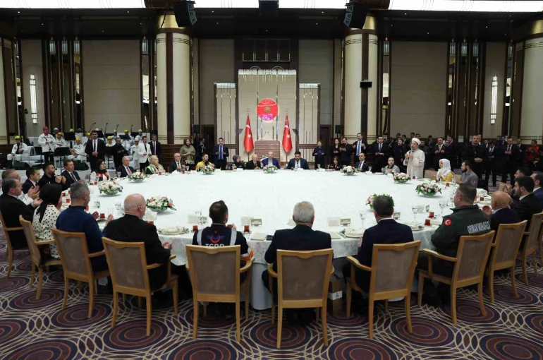 Cumhurbaşkanı Erdoğan: "Biz toplumun her kesiminin hak ve özgürlüklerini genişletmeye odaklanıyoruz" 