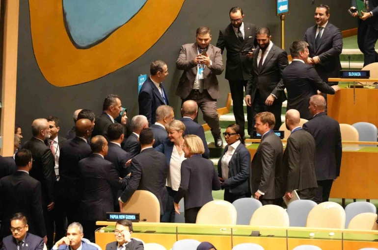 Cumhurbaşkanı Erdoğan, BM’de Suriye Devlet Başkanı eş-Şara ile sohbet etti 
