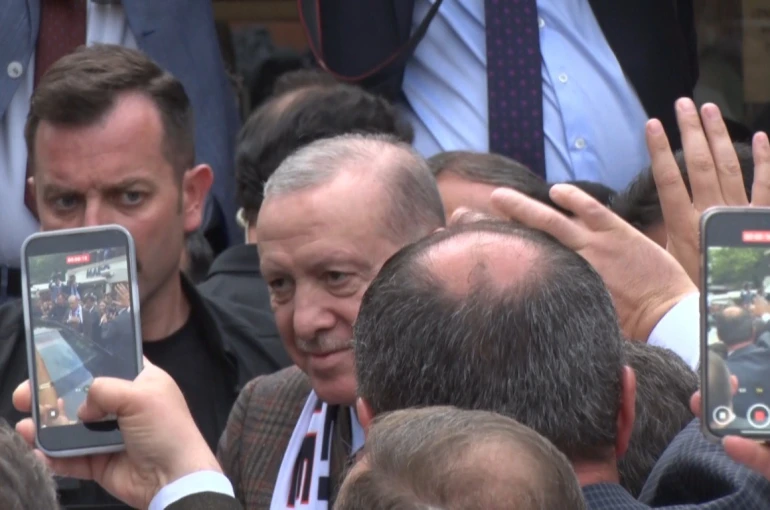 Cumhurbaşkanı Erdoğan, Edirne’de vatandaşlarla sohbet etti 