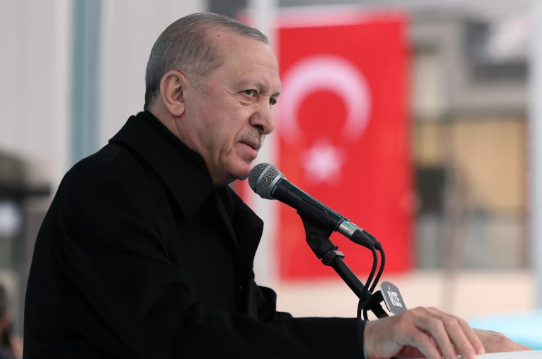 Cumhurbaşkanı Erdoğan: "Etrafımızda füzeler uçuşuyor, muhalefetin umurunda değil"