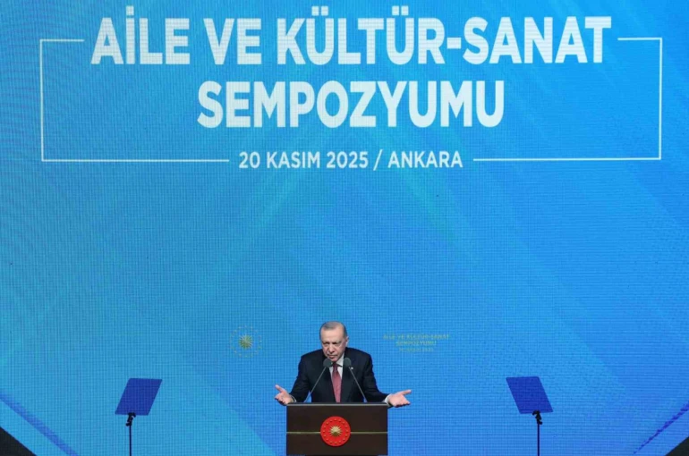 Cumhurbaşkanı Erdoğan: "Evlenecek gençlerimize inşallah yılbaşından itibaren daha yüksek tutarda destekler vereceğiz" 