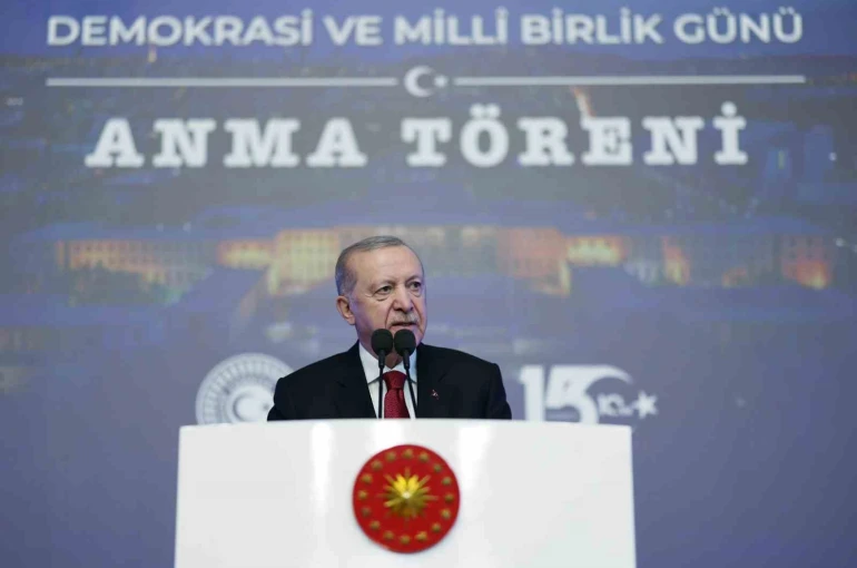 Cumhurbaşkanı Erdoğan: "FETÖ’cü teröristler, yeminli Türkiye düşmanlarına hizmetkar olmayı sürdürüyorlar" 