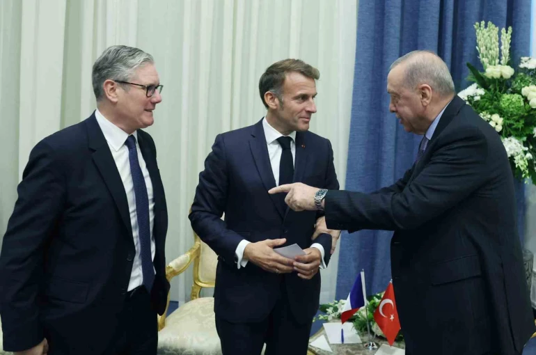 Cumhurbaşkanı Erdoğan, Fransa Cumhurbaşkanı Macron ile görüştü 