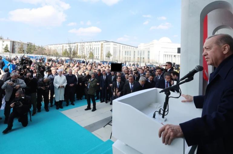 Cumhurbaşkanı Erdoğan: "Milli ve manevi kimliğimize sahip çıkmaya devam edeceğiz"