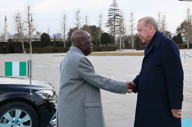 Cumhurbaşkanı Erdoğan, Nijerya Cumhurbaşkanı Tinubu’yu törenle karşıladı