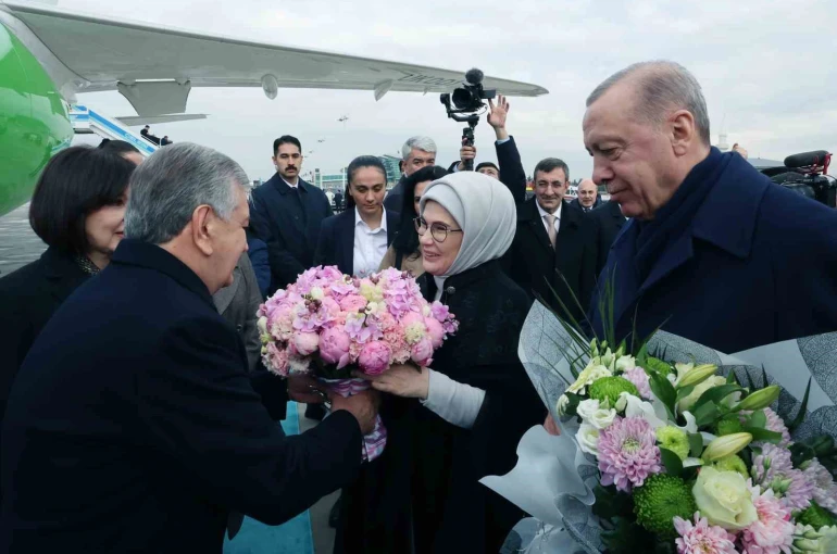 Cumhurbaşkanı Erdoğan, Özbekistan Cumhurbaşkanı Mirziyoyev’i törenle karşıladı 