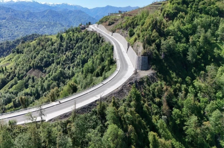 Cumhurbaşkanı Erdoğan Rize’de Isırlık Yolu’nu yarın hizmete açacak
