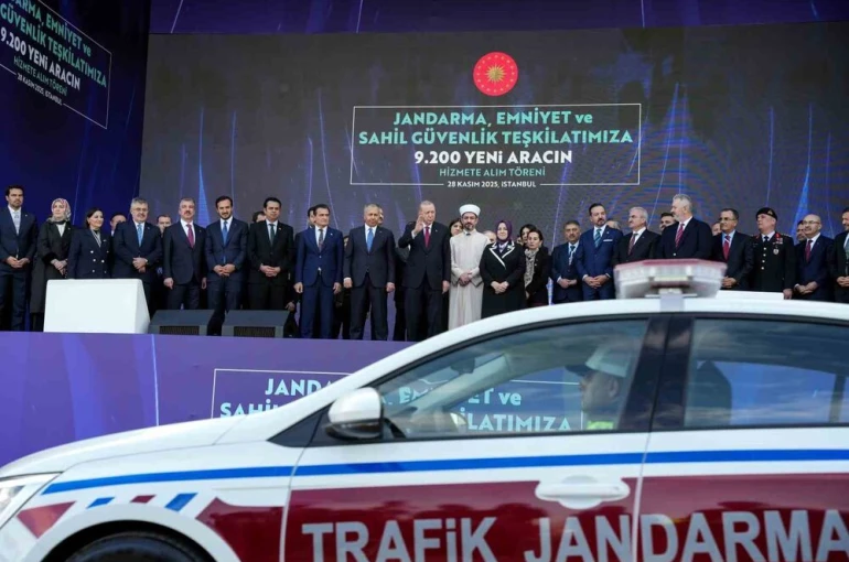 Cumhurbaşkanı Erdoğan: "Suçu geçim kapısı haline getirmiş hiçbir alçağa kaptıracak tek bir gencimiz yoktur" 