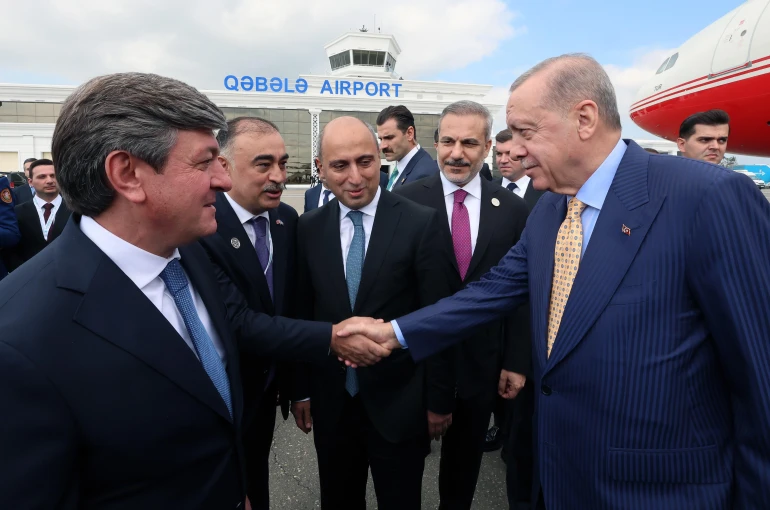 Cumhurbaşkanı Erdoğan, TDT Zirvesi'ne katılmak üzere Azerbaycan'da