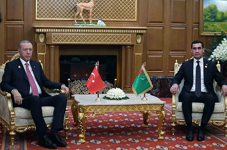 Cumhurbaşkanı Erdoğan, Türkmenistan Devlet Başkanı Berdimuhamedov ile görüştü