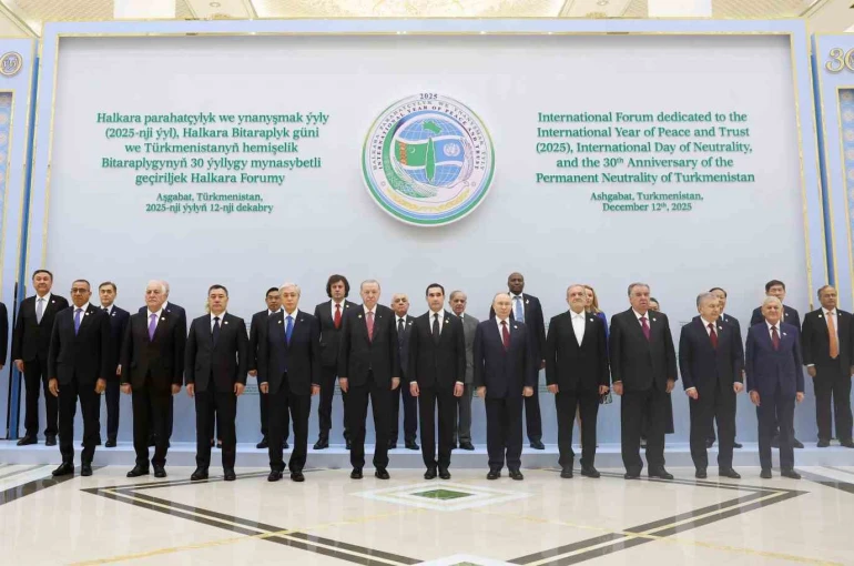 Cumhurbaşkanı Erdoğan, Türkmenistan’da aile fotoğrafı çekimine katıldı