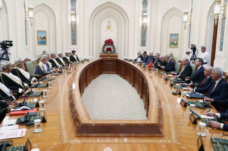 Cumhurbaşkanı Erdoğan, Umman’da heyetlerarası toplantıya başkanlık etti 