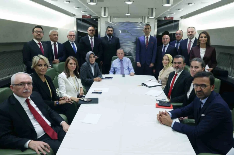 Cumhurbaşkanı Erdoğan: Yeniden soykırıma dönerse bunun bedelinin ağır olacağını aslında İsrail de biliyor" 