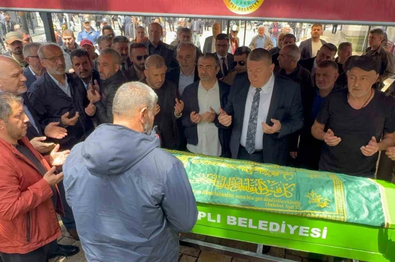 Cumhurbaşkanı Erdoğan’dan taziye telefonu, AK Parti eski MKYK üyesi son yolculuğuna uğurlandı 