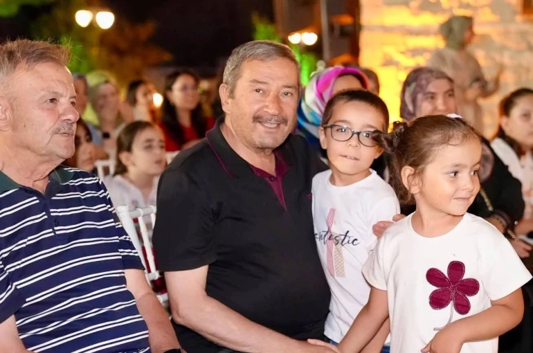 Darende’de nostalji sineması ve karaoke gecesi düzenlendi