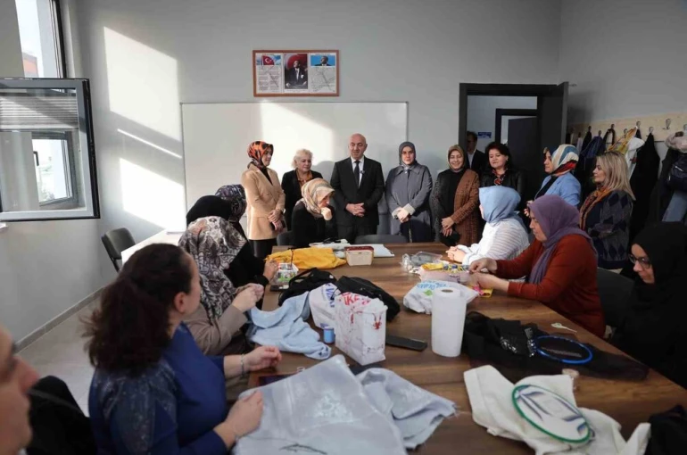 Darıca’da anneler ve çocukları aynı çatı altında eğitim görüyor 