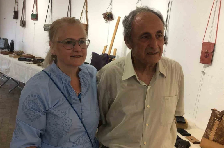Datça’ya yerleşti, deriden sanata uzanan yolculuğa çıktı 