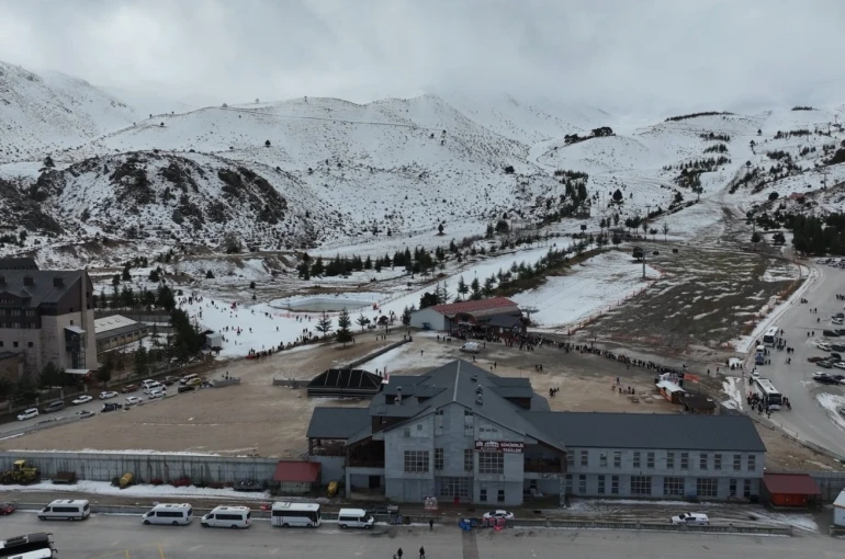 Davraz Kayak Merkezi olumsuz hava nedeniyle bugünlüğüne kapatıldı 