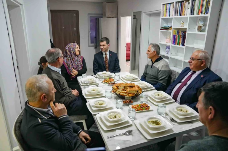 Dayanışma ile yeniden kurulan yuvada ilk iftar 