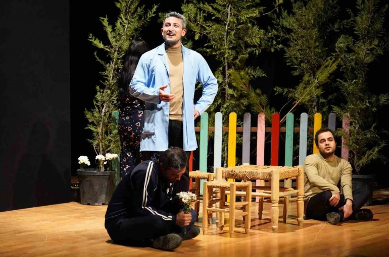 "Deliler Koğuşu" Keçiören’de izleyicinin yüreğine dokundu 