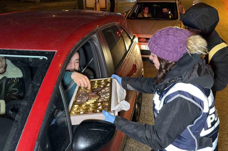 Denetime girenler ceza yerine çikolata yedi 