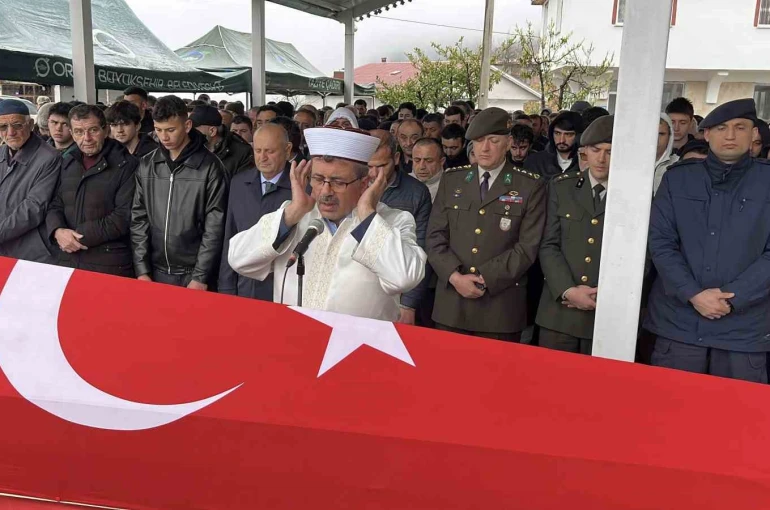 Deniz Astsubay Çavuş Aziz Bakıcı son yolculuğuna uğurlandı 