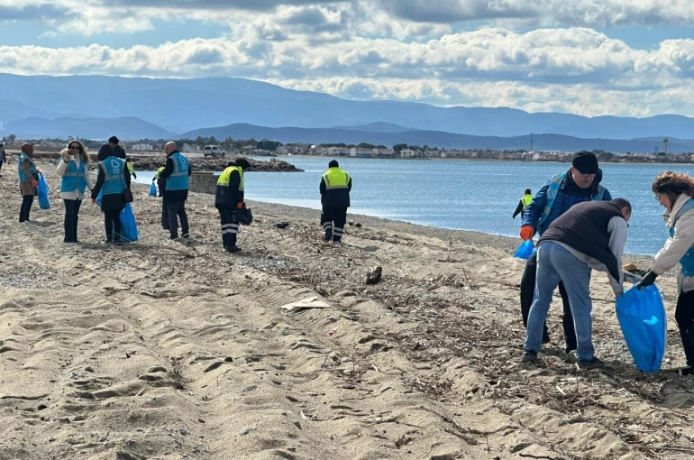 Deniz Çöpleri İzleme Programı (MLW) kapsamında Altınkum’da anlamlı temizlik 