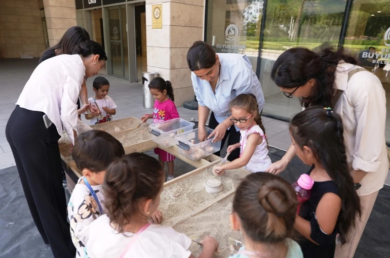 Denizli Büyükşehirden miniklere bilim, tarih ve trafik eğitimi 