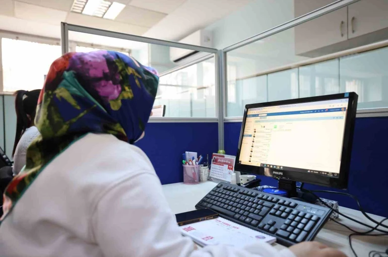 Denizli Büyükşehirin WhatsApp Çözüm Merkezi hizmette 
