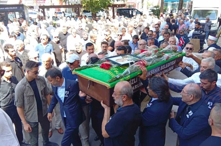 Denizli siyasetinin önemli ismi Yağcı son yolculuğuna uğurlandı 