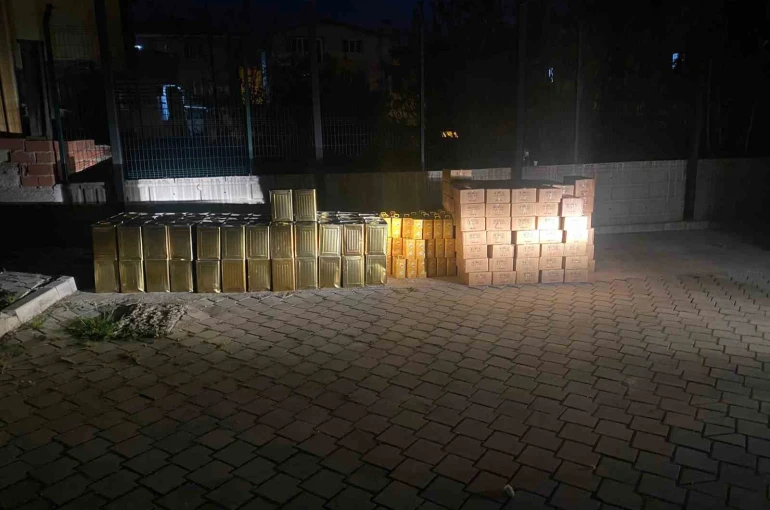 Denizli’de düzenlenen sahte bal operasyonunda 4 tonun üzerinde ürün ele geçirildi 