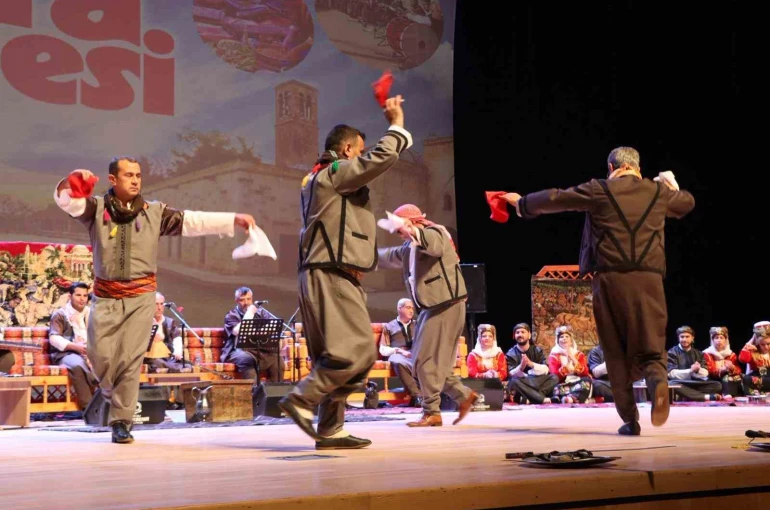 Denizli’de düzenlenen "Urfa Sıra Gecesi" ile kültürler buluştu 